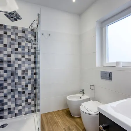 Cosy & Modern 2br In Charming St Pauls Bay By 360 Estates 圣保罗湾城